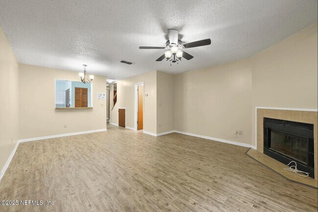 Building Photo - 85 Debarry Ave