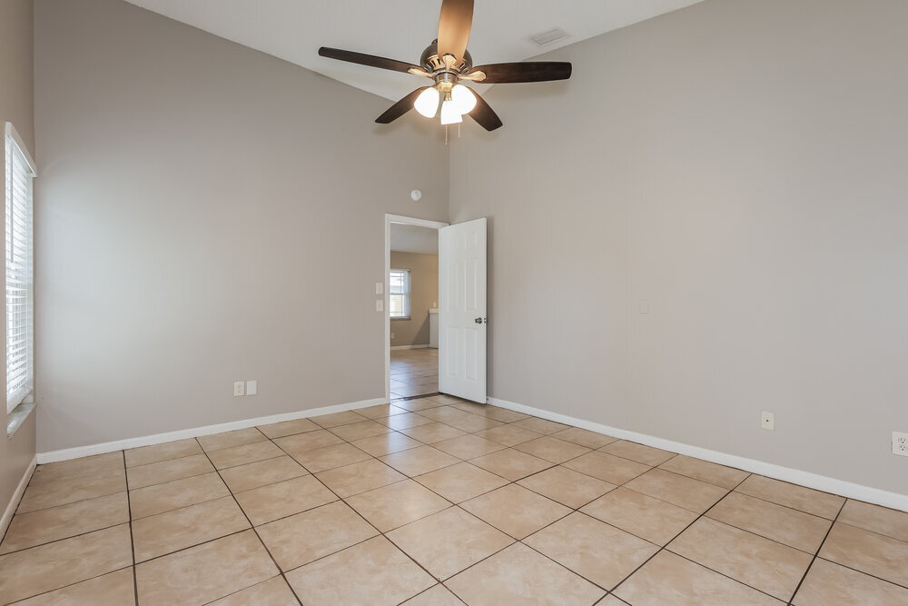 Building Photo - 2027 Helm Ln