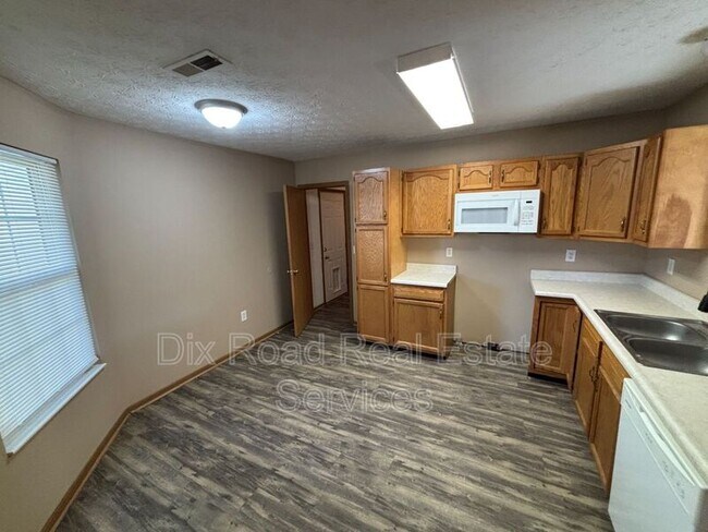 Building Photo - 179 Thompson St