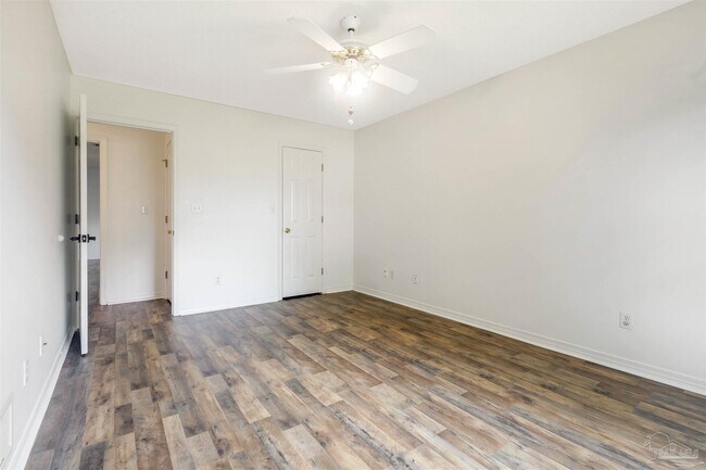 Building Photo - 873 Brande Ct