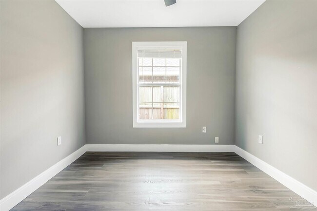 Building Photo - 3057 Illinois Pl