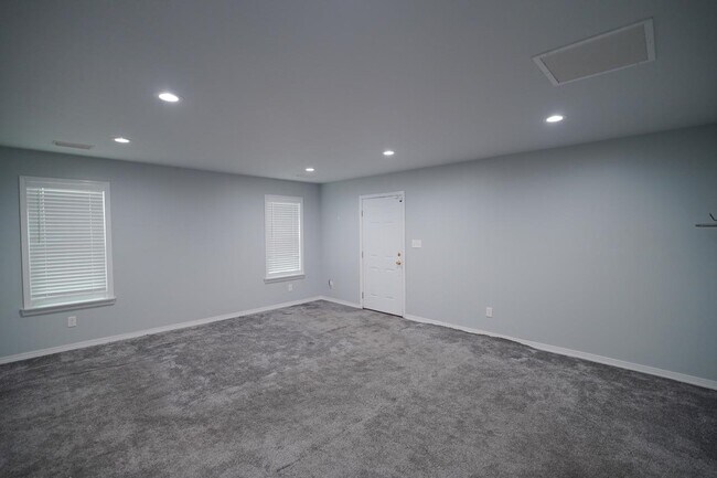 Building Photo - 1309 Domingo Dr