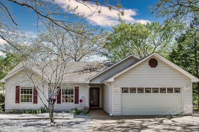 Primary Photo - East Gate Area | Home | Unfurnished