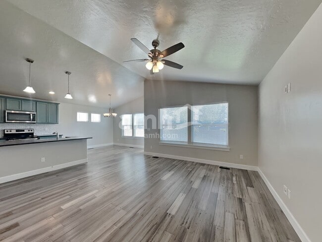 Building Photo - 3091 W Fuji Ct