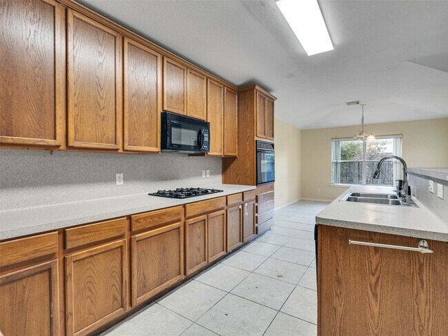 Building Photo - 3823 Beacons Vw