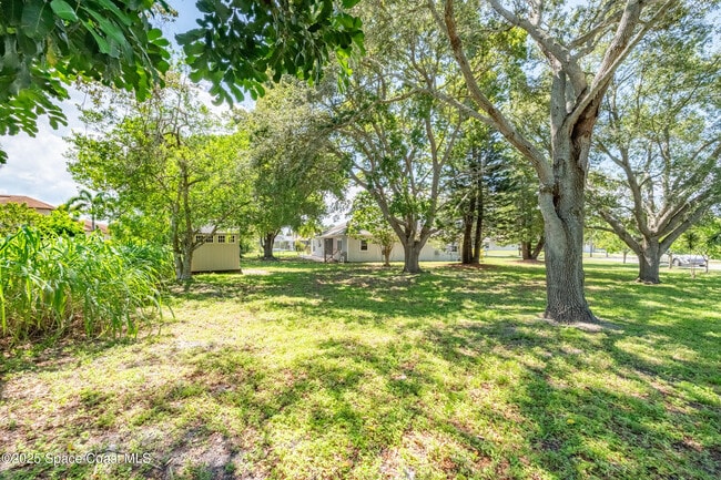 Building Photo - 187 Pinta Cir