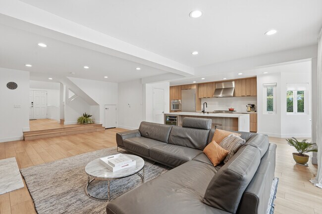 Building Photo - 28751 King Arthur Ct