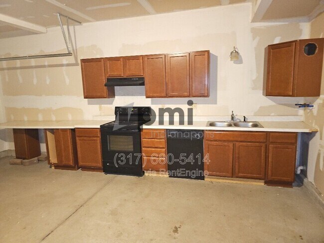 Building Photo - 5240 Castamere Dr