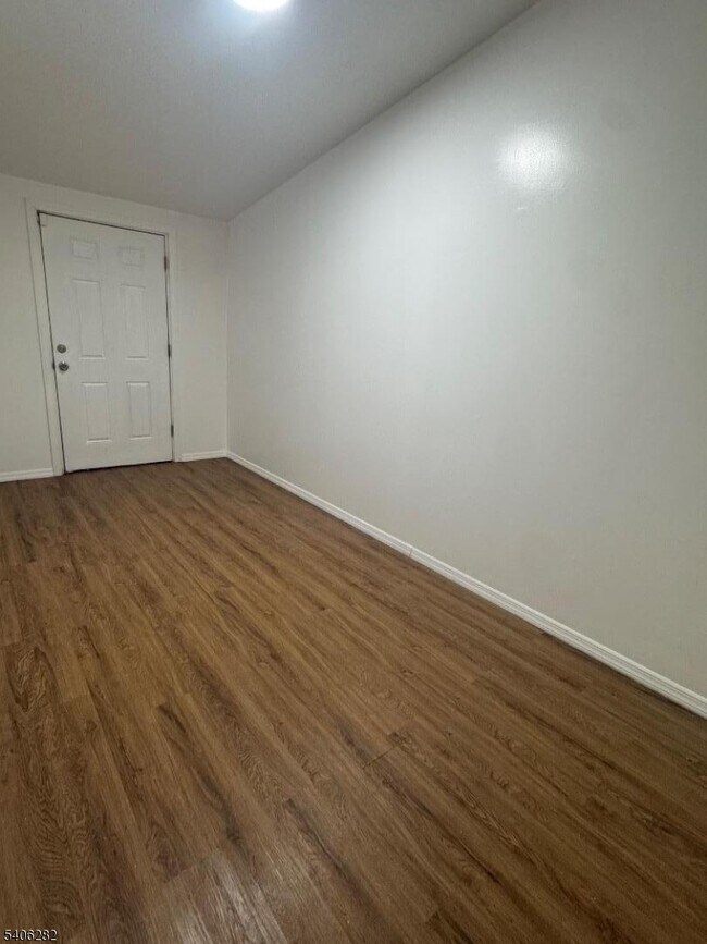 Building Photo - 119 W Broadway