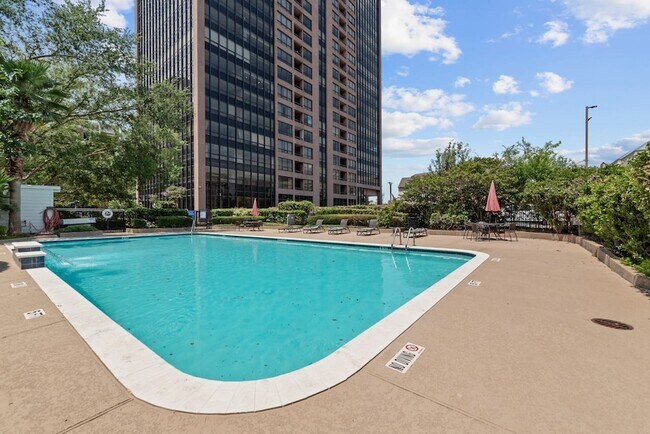 Building Photo - 5150 Hidalgo St