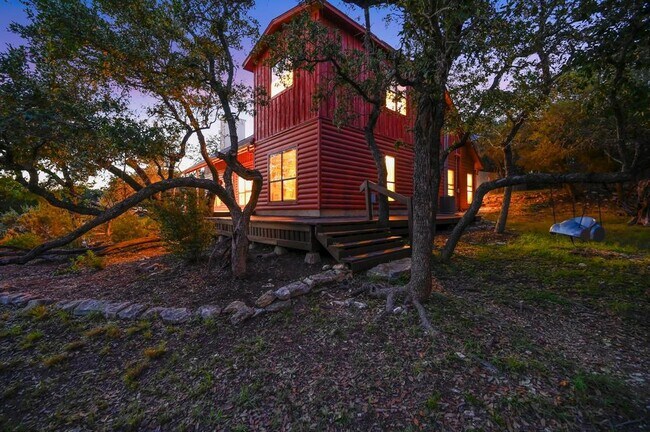 Building Photo - 401 Madrone Canyon Dr