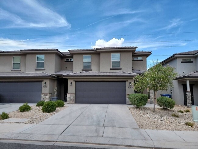 Primary Photo - Stunning 3 bedroom, 2.5 bathroom