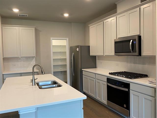 Building Photo - 5116 Shady River Dr