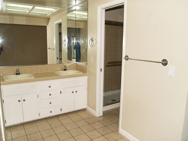 Building Photo - DANVILLE, 3BD/2BA Single Story Family Home on Ynez Circle