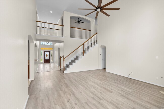 Building Photo - 6407 Pine Rest Dr