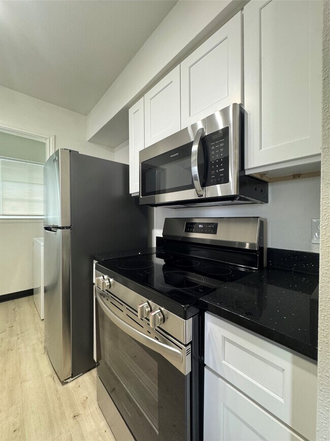 Building Photo - 1319 Brenda Ln