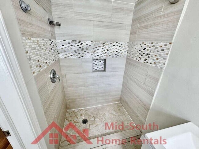 Building Photo - 2603 Carnes Ave