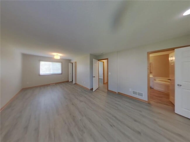 Building Photo - 2739 Zumbrota Cir NE