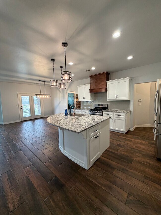 Building Photo - Community Pool - Lawn Care Included - Storm Shelter - Community Pool