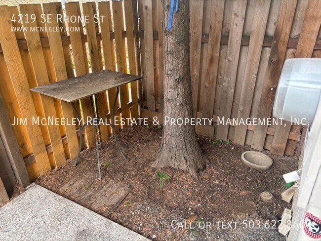 Building Photo - 4219 SE Rhone St