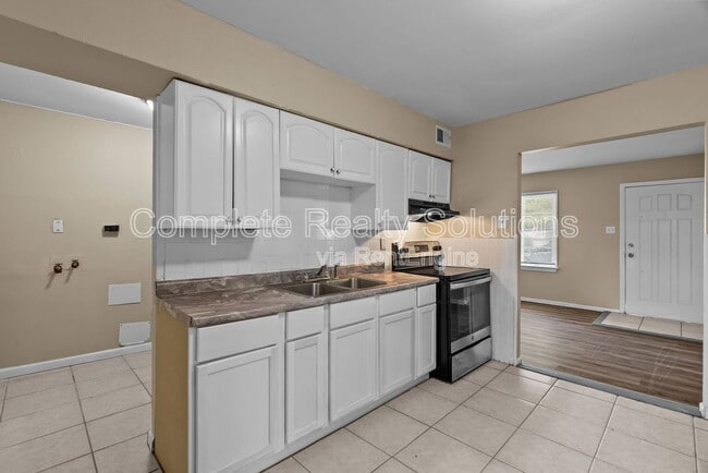 Building Photo - 1132 Redman Blvd