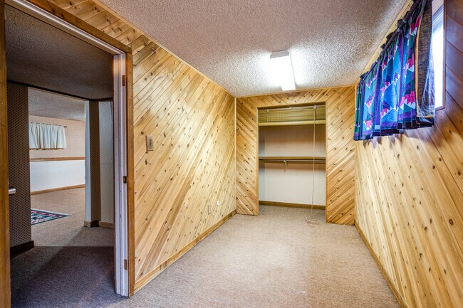 Building Photo - 7137 Milner Dr