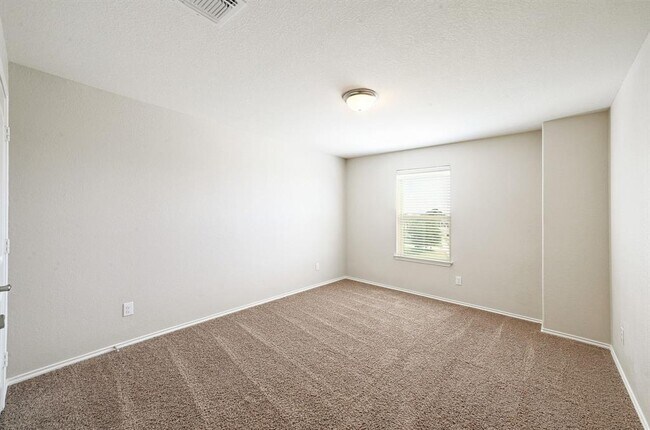 Building Photo - 7904 Gato Ln