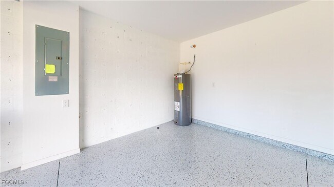 Building Photo - 3530 NE 21st Ave