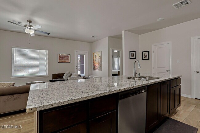 Building Photo - 532 Oakmont