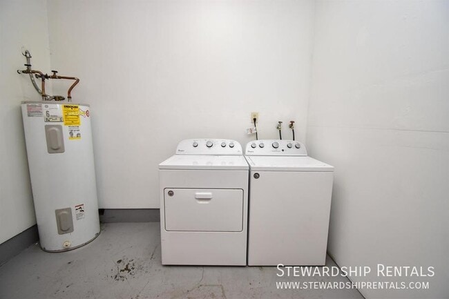 Building Photo - 336 S 51st Pl