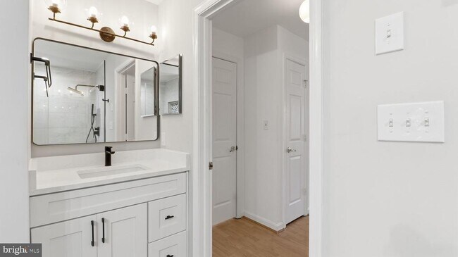 Building Photo - 164 Kendrick Pl