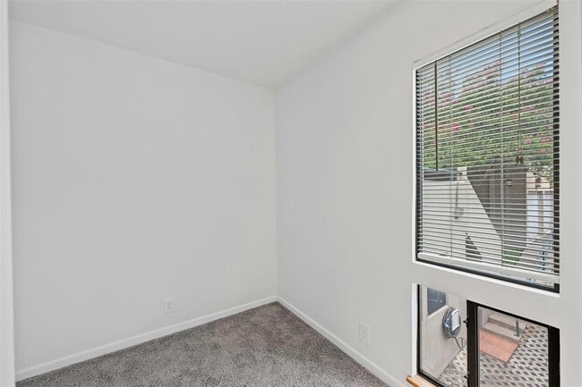 Building Photo - 1735 Spyglass Dr