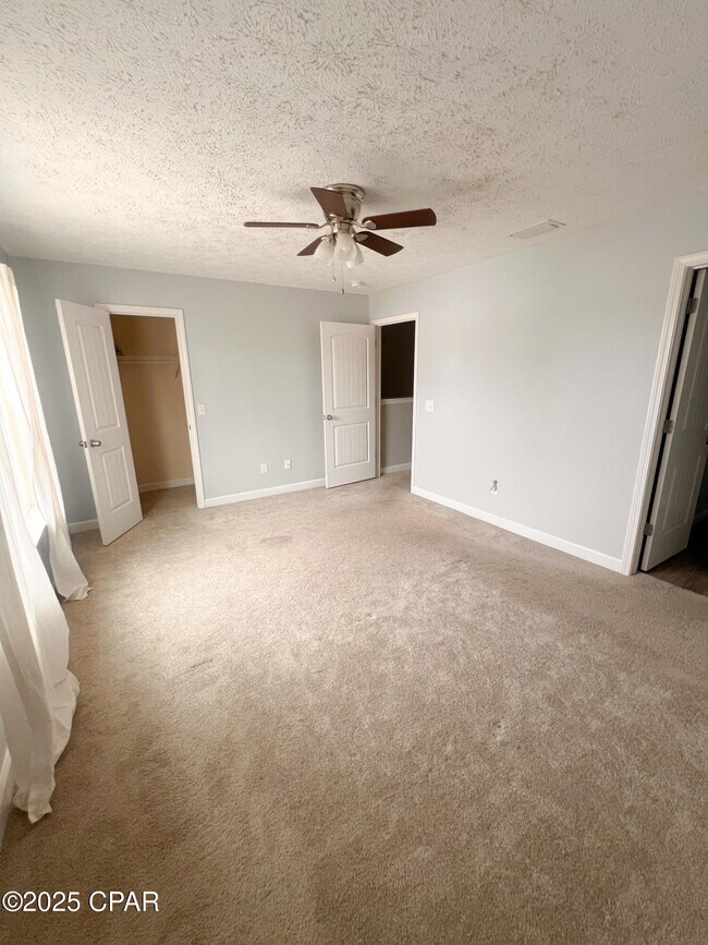 Building Photo - 2411 Causeway Manor Ct