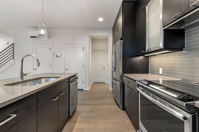 Building Photo - 3243 N Houghton St