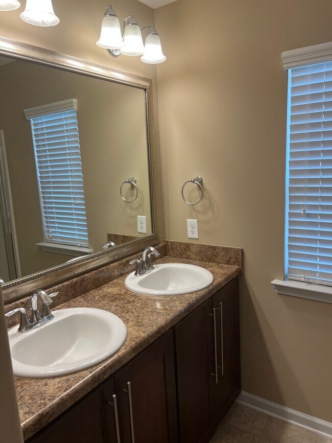 Building Photo - Lovely Home in Palmetto Pointe!-FREE Month Special!