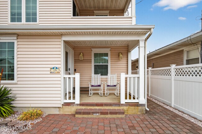 Building Photo - B19 Haddonfield Ave