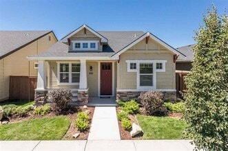 Building Photo - Beautiful 3 bed 2 bath in the popular Paramount community
