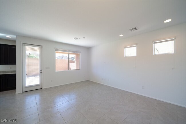 Building Photo - 5421 Scotch Cap Dr