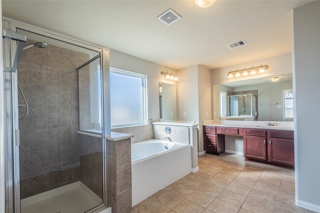 Building Photo - 24726 Colonial Elm Dr