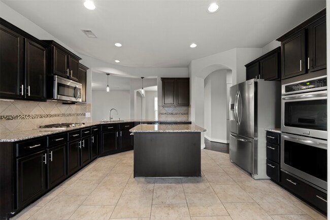 Building Photo - 5619 S Denham Ridge Ln