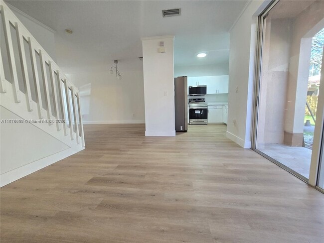Building Photo - 129 Riverwalk Cir