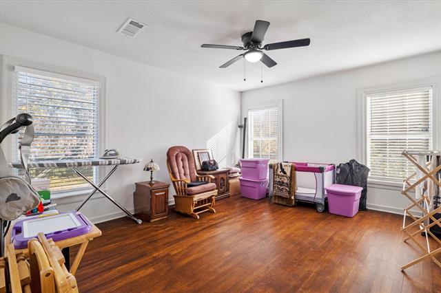 Building Photo - 4101 Lovell Ave