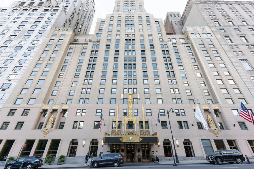 Building Photo - 119 W 57th St