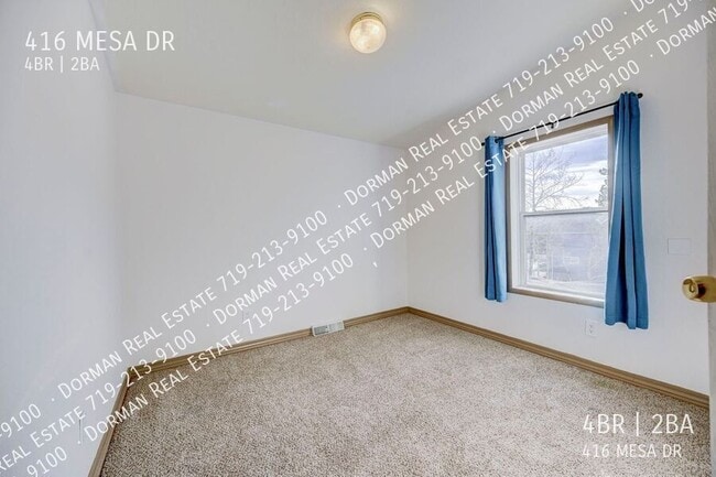 Building Photo - 416 Mesa Dr