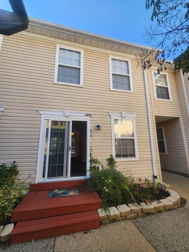 Building Photo - Patriot's Ridge 2 Bd / 1.5 Bth Condo in Ce...