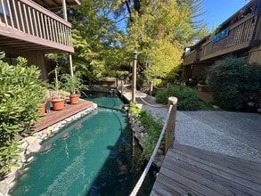 Building Photo - Cute and Cozy 1 Bedroom Condo in Gated Tim...