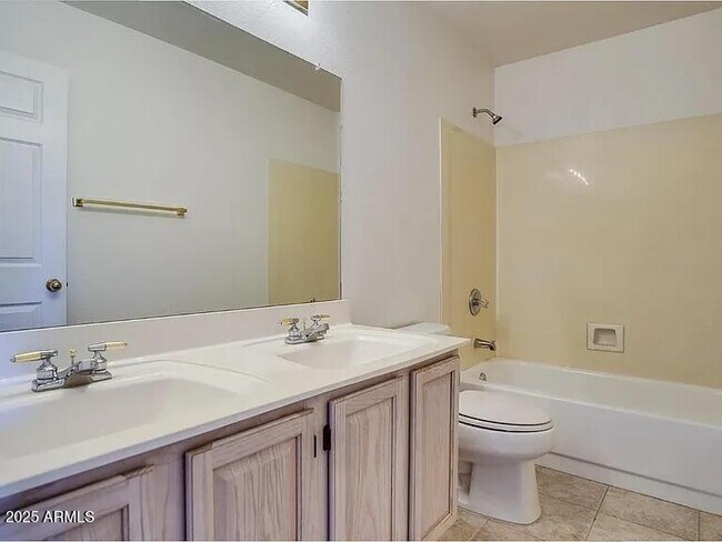 Building Photo - 16625 S 34th Way