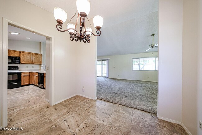 Building Photo - 3233 E Desert Cove Ave