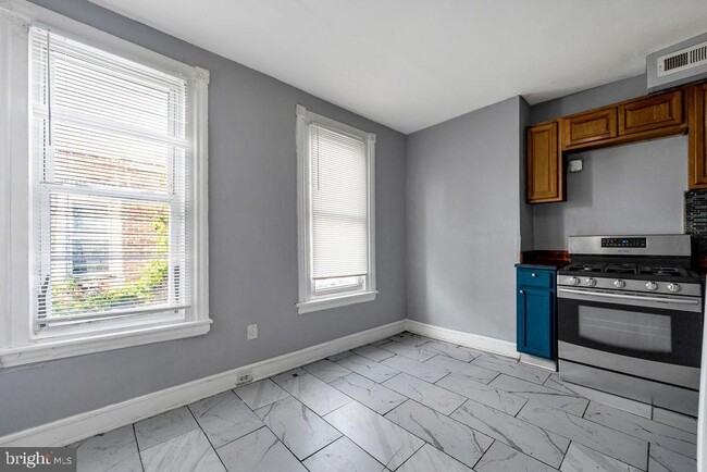 Building Photo - 6164 Delancey St