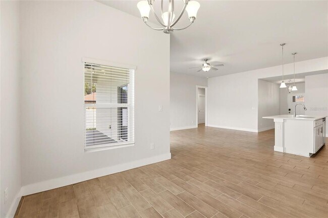 Building Photo - 870 Columbia St